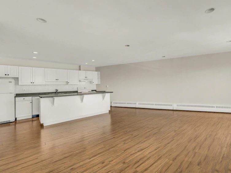 211-14881 Marine Drive, Surrey, BC, V4B 1C2 - 16