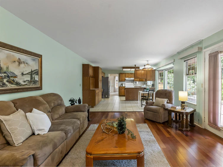 15450 92a Avenue, Surrey, BC, V3R 9B1 - 15