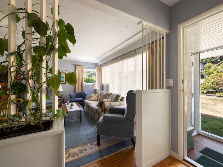 987 Melbourne Avenue, North Vancouver, BC, V7R 1P1 - 3