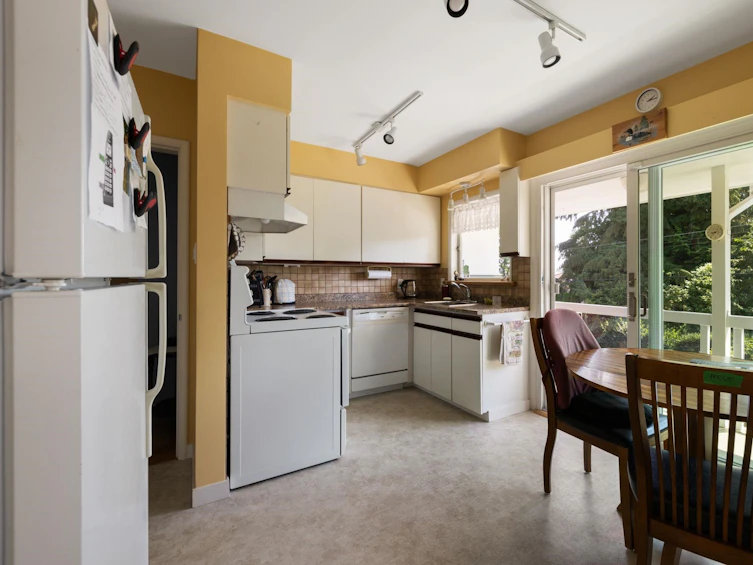 987 Melbourne Avenue, North Vancouver, BC, V7R 1P1 - 9