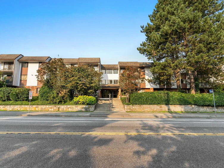 202-7473 140 Street, Surrey, BC, V3W 6G5