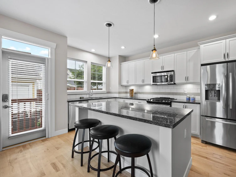 17272 3a Avenue, Surrey, BC, V3Z 9P7 - 15