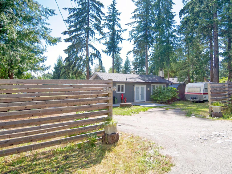 8045 Southwood Road, Halfmoon Bay, BC, V7Z 1A7 - 21