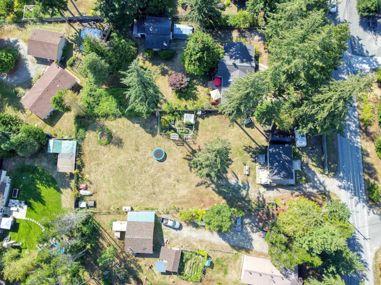 8045 Southwood Road, Halfmoon Bay, BC, V7Z 1A7 - 27