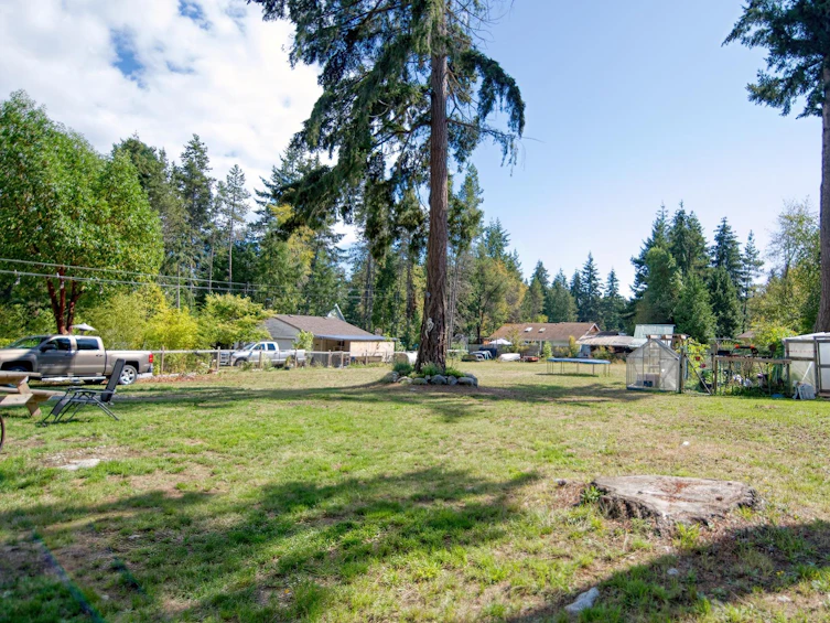 8045 Southwood Road, Halfmoon Bay, BC, V7Z 1A7 - 29