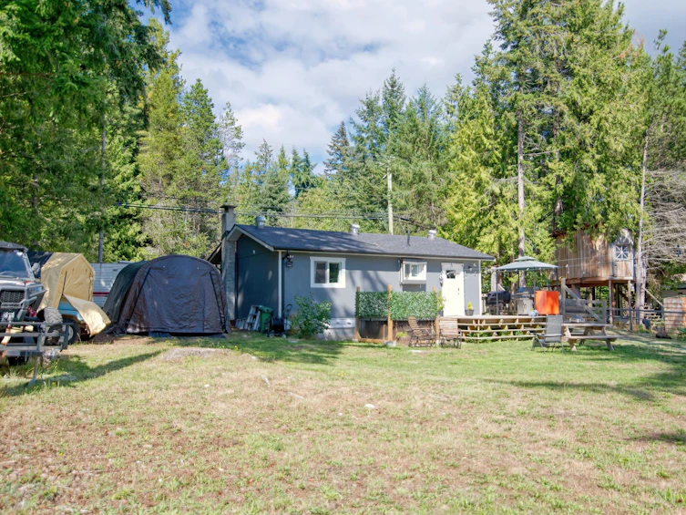 8045 Southwood Road, Halfmoon Bay, BC, V7Z 1A7 - 37