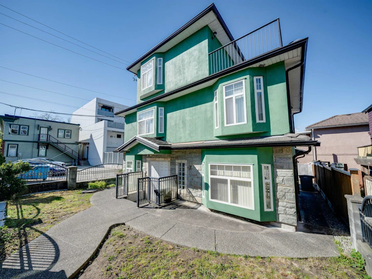 1843 E 22nd Avenue, Vancouver, BC, V5N 2P9 - 2