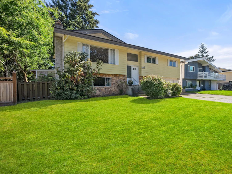 2440 Guilford Drive, Abbotsford, BC, V2S 5M2 - 2