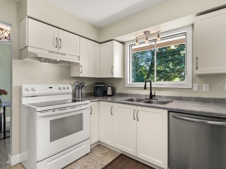 2440 Guilford Drive, Abbotsford, BC, V2S 5M2 - 13