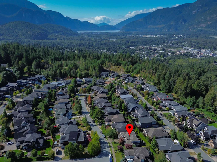 1017 Condor Place, Squamish, BC, V8B 0P4 - 40