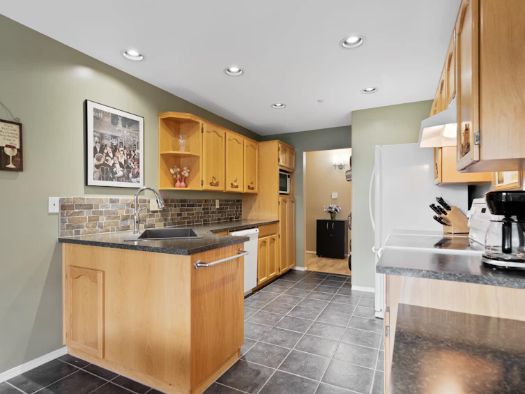 49-19060 Ford Road, Pitt Meadows, BC, V3Y 2M2 - 14