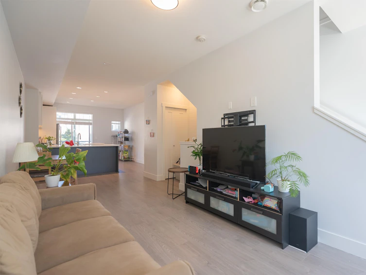 26-2070 Oak Meadows, Surrey, BC, V3W 1P2 - 2