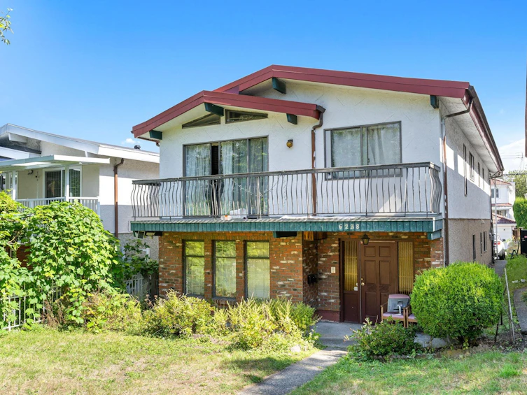 6238 Lanark Street, Vancouver, BC, V5P 2Y8