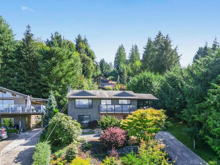 6950 Porpoise Drive, Sechelt, BC, V7Z 0C8 - 2
