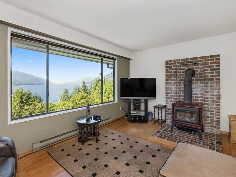 6950 Porpoise Drive, Sechelt, BC, V7Z 0C8 - 6
