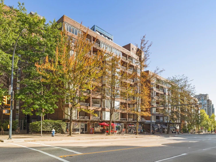 214-1330 Burrard Street, Vancouver, BC, V6Z 2B8