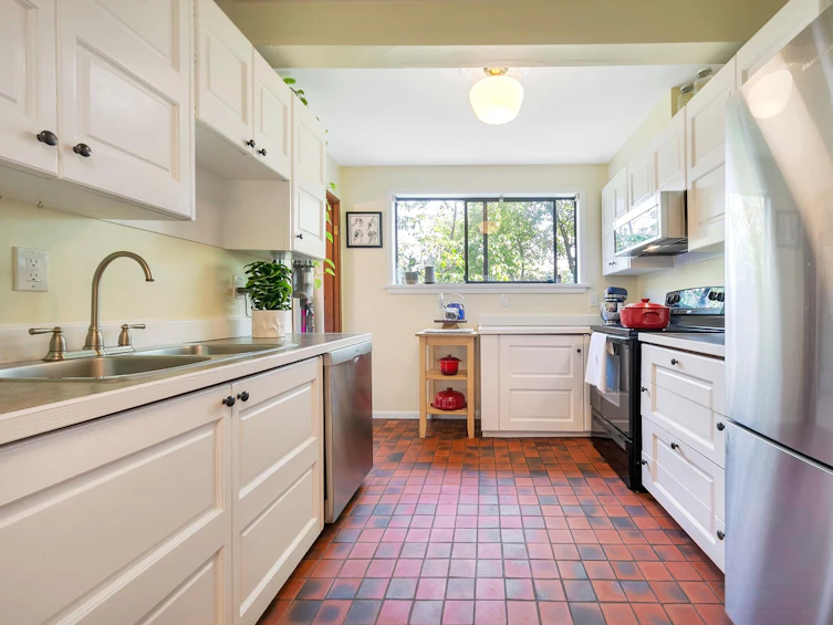 732 Hawks Avenue, Vancouver, BC, V6A 3J3 - 8