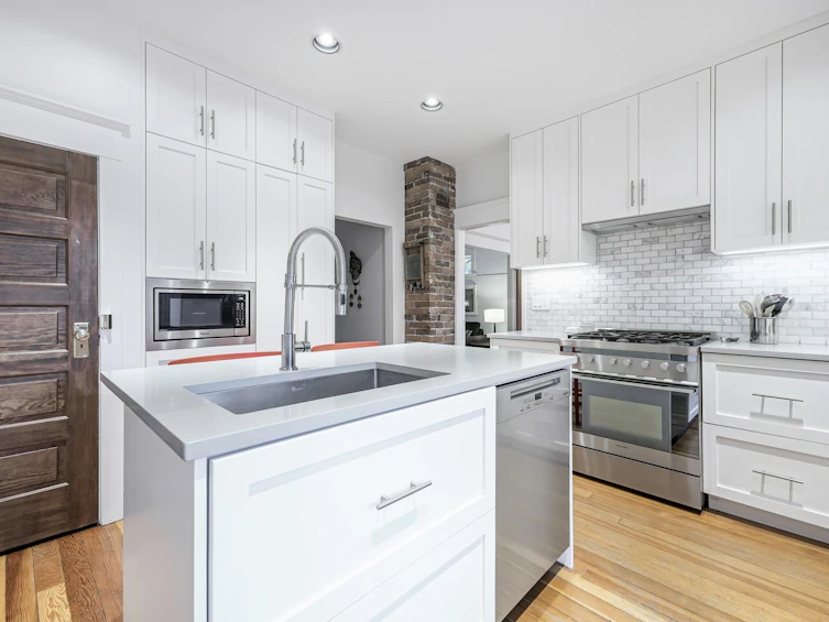 155 E 23rd Avenue, Vancouver, BC, V5V 1X1 - 9