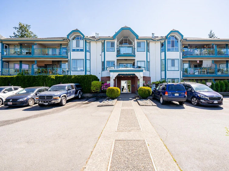 203-5646 200, Langley, BC, V3A 1M8 - 3