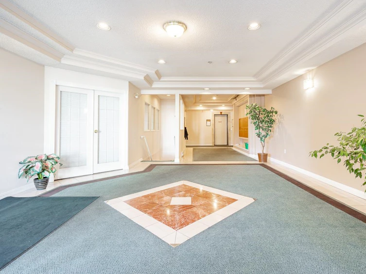 203-5646 200, Langley, BC, V3A 1M8 - 5