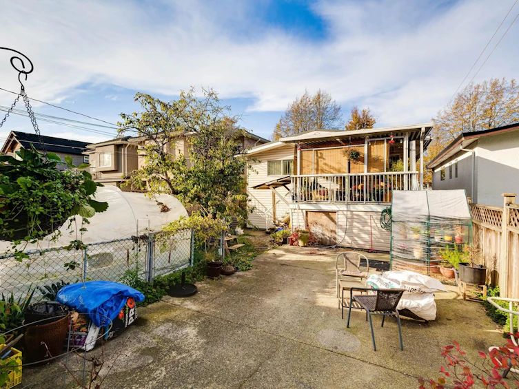 5888 Ormidale Street, Vancouver, BC, V5R 4R3 - 4