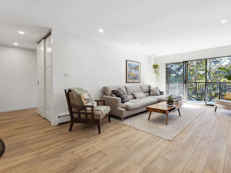 414-1385 Draycott Road, North Vancouver, BC, V7J 3K9 - 3