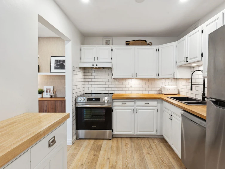 414-1385 Draycott Road, North Vancouver, BC, V7J 3K9 - 11