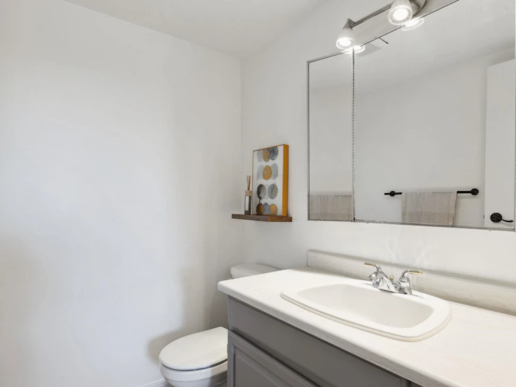414-1385 Draycott Road, North Vancouver, BC, V7J 3K9 - 16