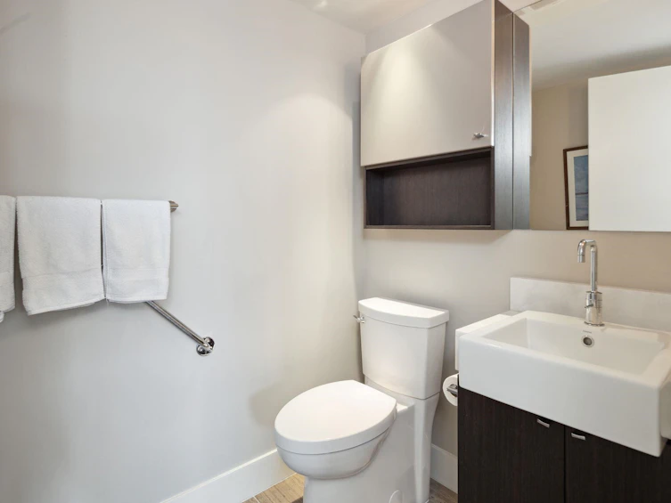 301-918 Keith Road, West Vancouver, BC, V7T 1M3 - 26