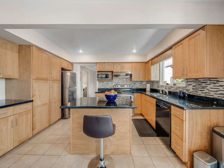 1310 Glen Abbey Drive, Burnaby, BC, V5A 3Y4 - 15