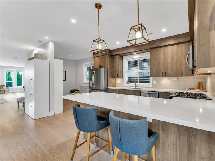 362 East 12th Street, North Vancouver, BC, V7L 2J9 - 2