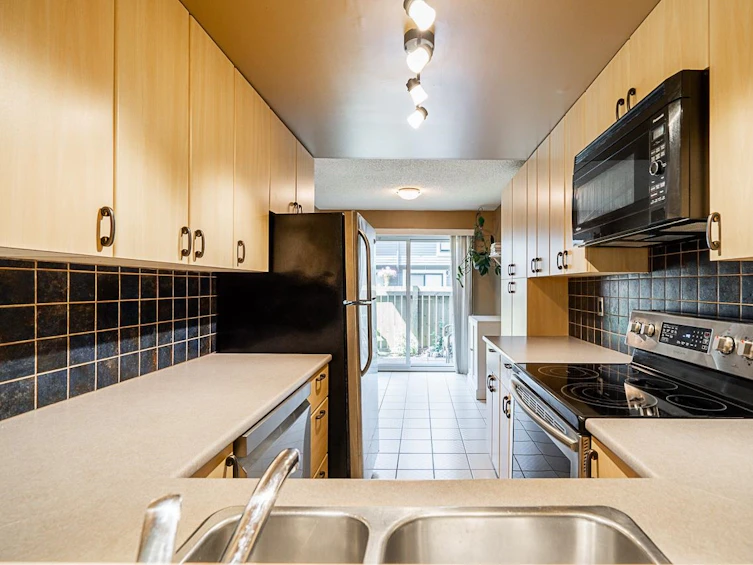 7444 Meadowland Place, Vancouver, BC, V5S 3Z4 - 8