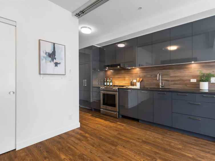 207-711 West 14th Street, North Vancouver, BC, V7M 3E8 - 4