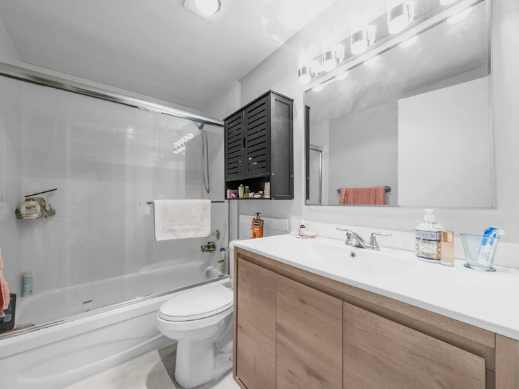 209-1855 Nelson Street, Vancouver, BC, V6G 1M9 - 12