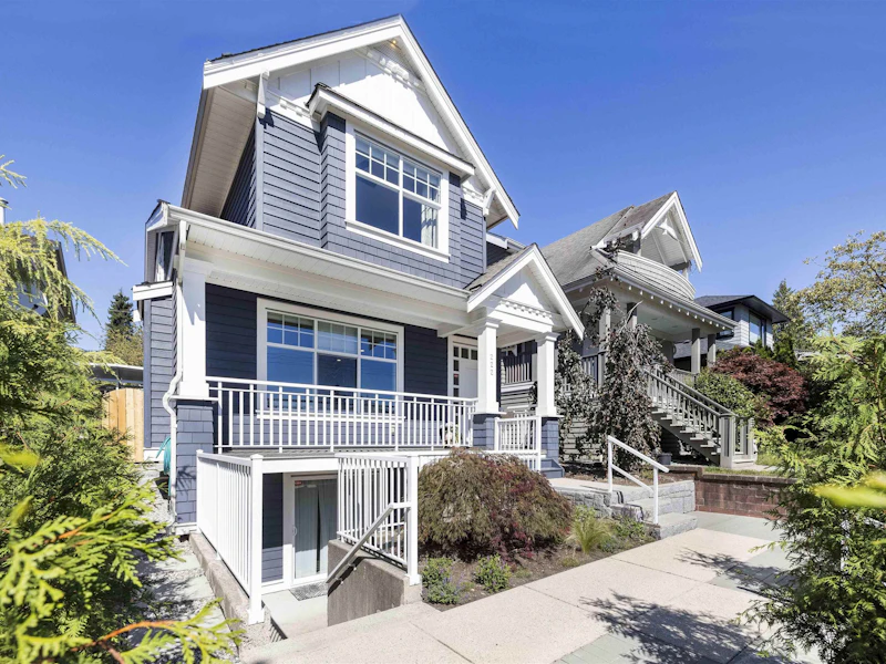 222 E 27th Street, North Vancouver BC V7N 1B6