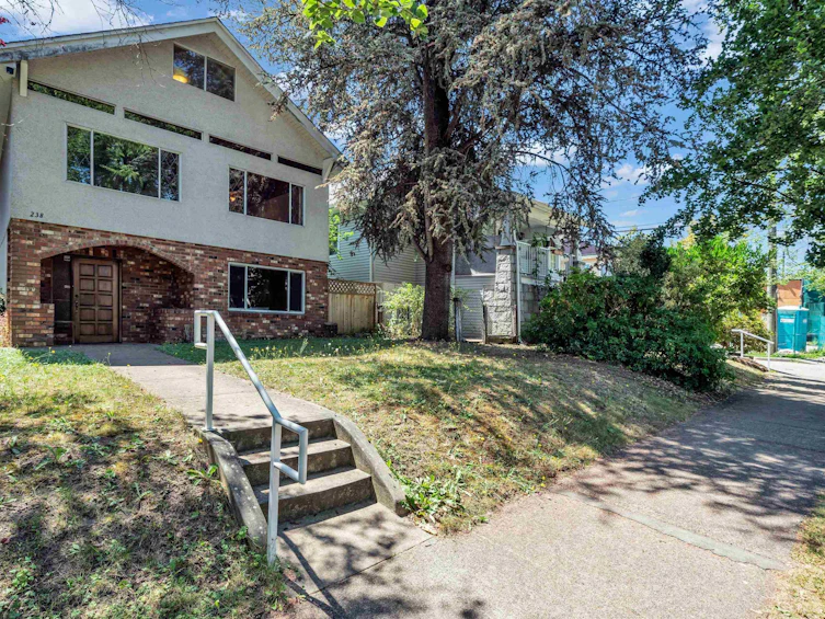238 E 23rd Avenue, Vancouver, BC, V5V 1X3 - 2
