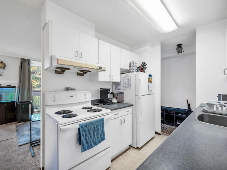 402-6759 Willingdon Avenue, Burnaby, BC, V5H 3Y9 - 11