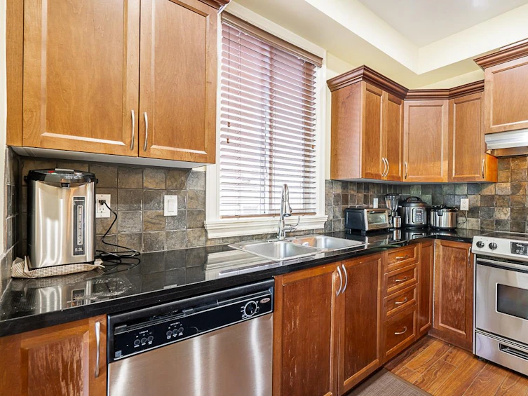 19405 66a Avenue, Surrey, BC, V4N 0C3 - 12