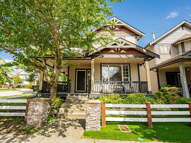 19405 66a Avenue, Surrey BC V4N 0C3