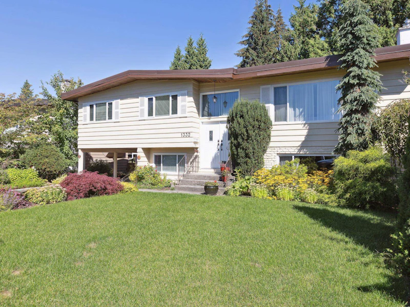 1332 Crayford Close, North Vancouver BC V7J 1P7