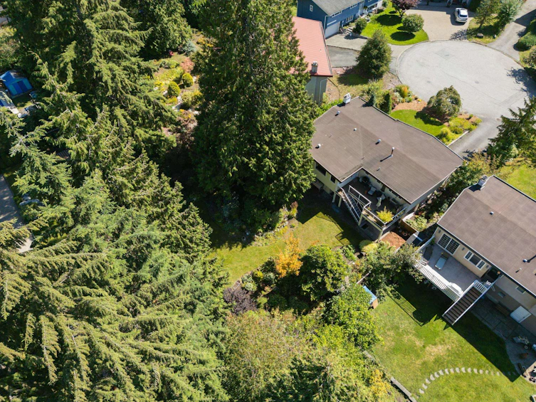 1332 Crayford Close, North Vancouver, BC, V7J 1P7 - 38