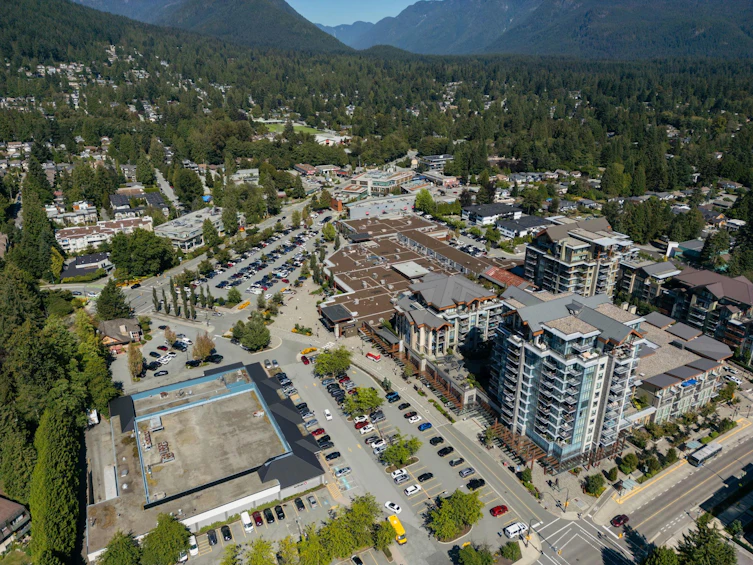 1332 Crayford Close, North Vancouver, BC, V7J 1P7 - 39