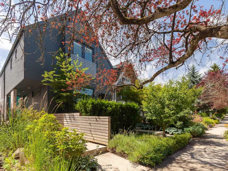 1018 E 14th Avenue, Vancouver BC V5T 2N9