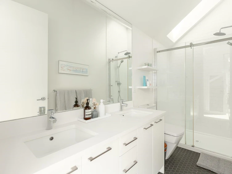 1018 East 14th Avenue, Vancouver, BC, V5T 2N9 - 12