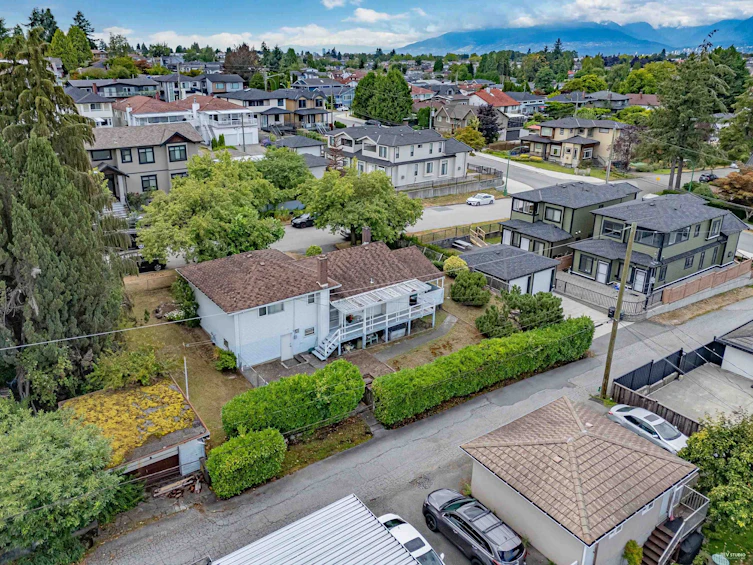 4838 Gilpin Court, Burnaby, BC, V5G 3A3 - 3