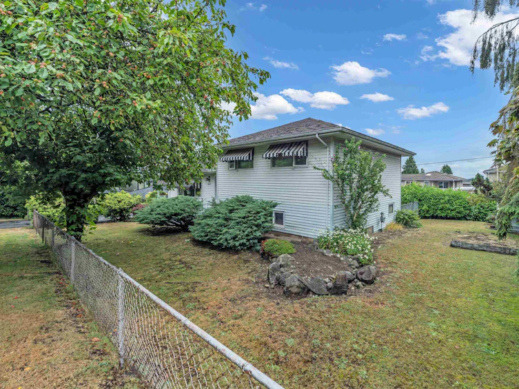 4838 Gilpin Court, Burnaby, BC, V5G 3A3 - 17