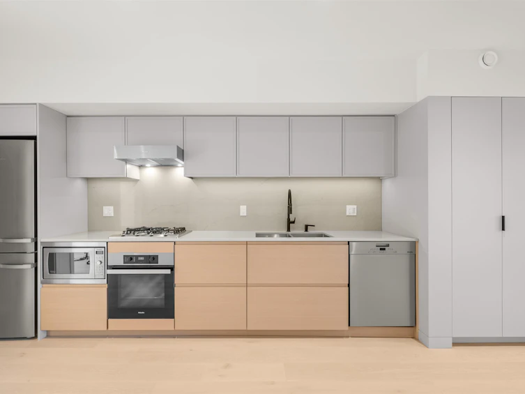 75-570 W 28th Avenue, Vancouver, BC, V5Z 2H1 - 2