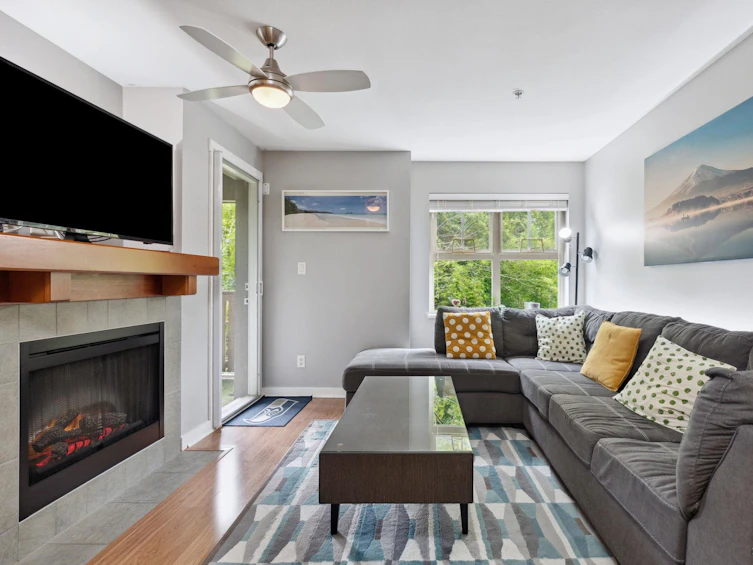 205-675 Park Crescent, New Westminster, BC, V3L 5W4 - 2
