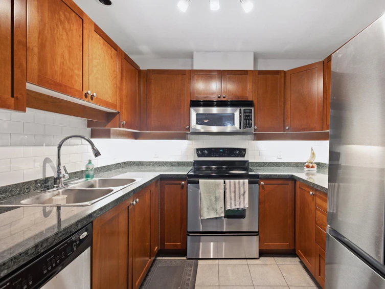 205-675 Park Crescent, New Westminster, BC, V3L 5W4 - 9