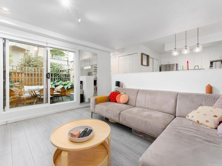 3-870 West 7th Avenue, Vancouver, BC, V5Z 4C1 - 4